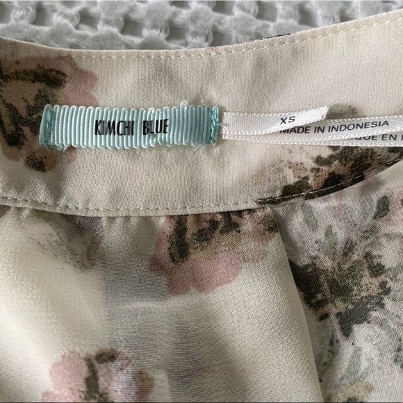 UO | Kimchi Blue | Olivia Floral Tie Neck Blouse - Picture 9 of 12